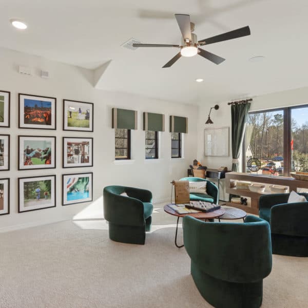 newmakr model lounge