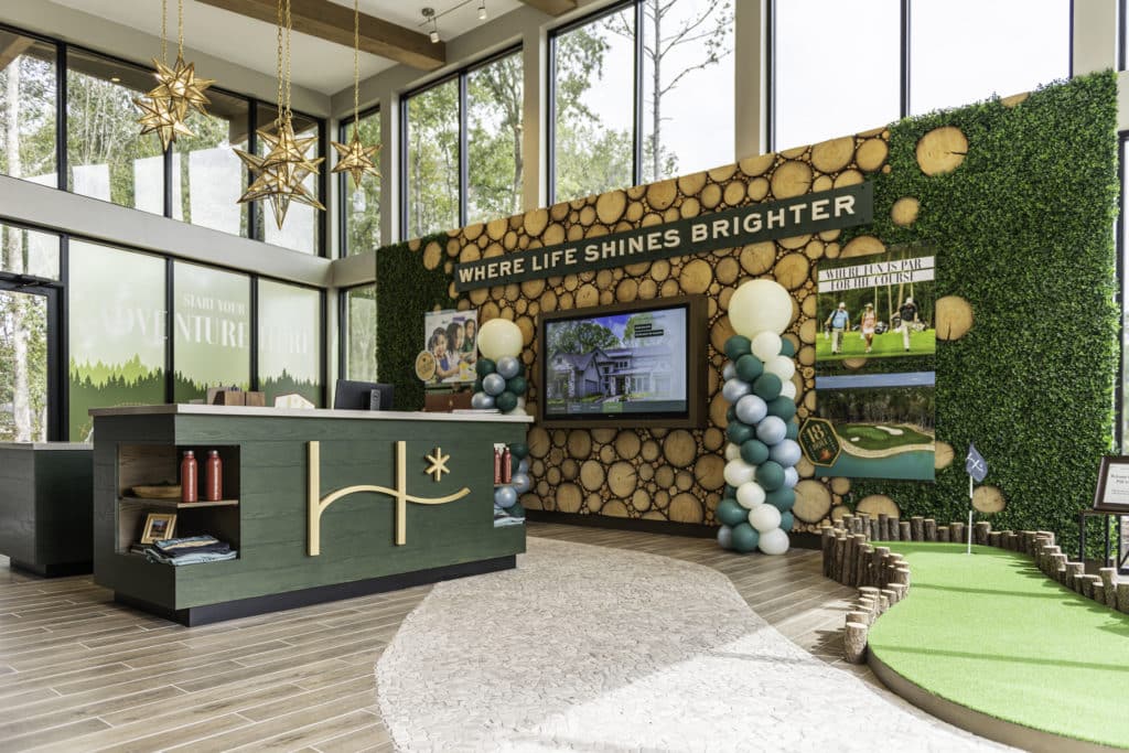 The Highlands Visitor Center is Now OPEN! 1 850 9193 1